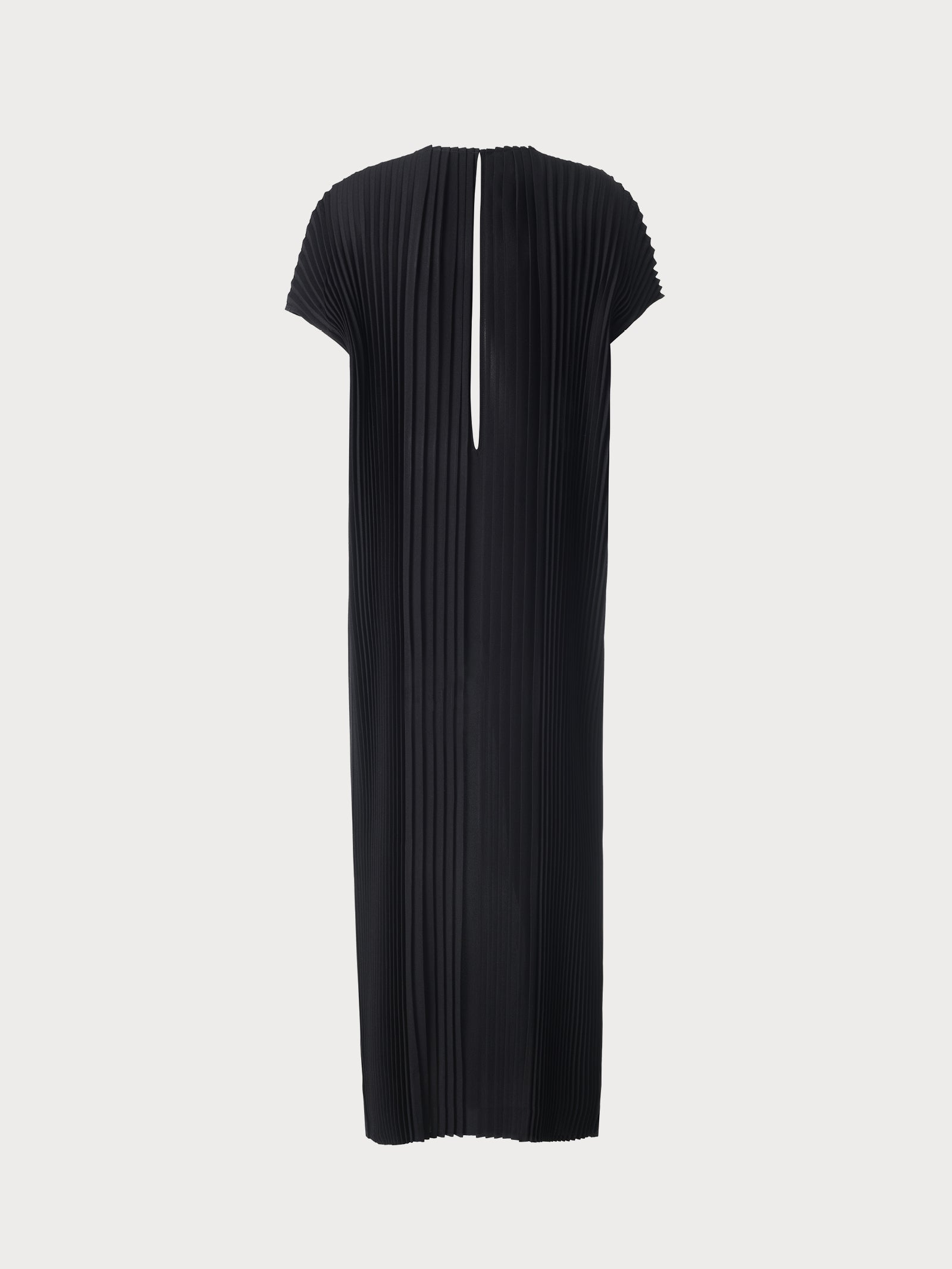 black maxi wrinkle-resistant hand-pleated dress with a slit in the front