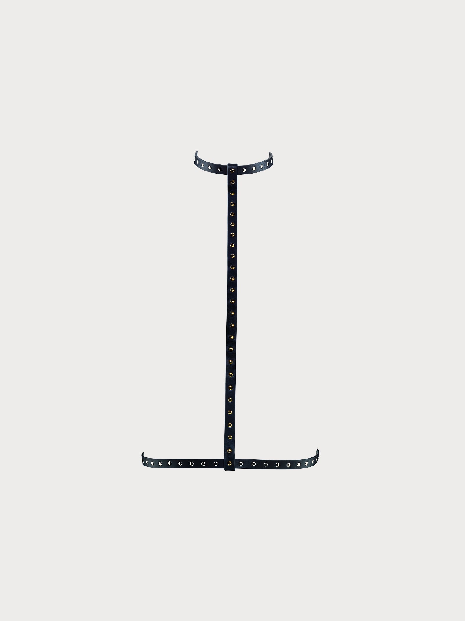 front view of yvy leather minimalist harness two tone with one vertical strap in the middle
